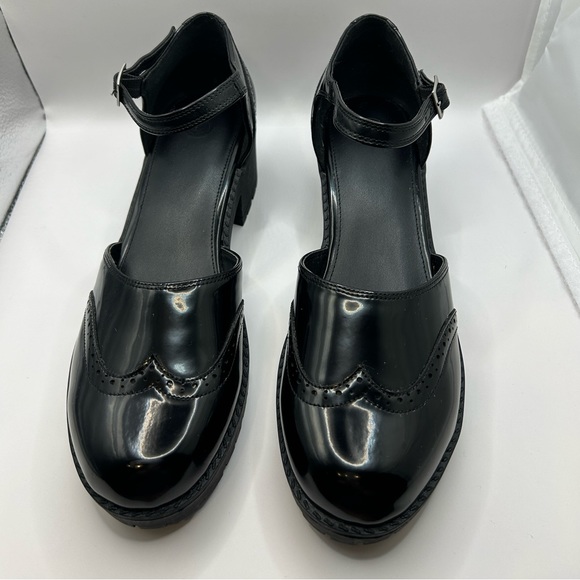 Urban Outfitters Black Patent Leather Wingtip Chunky Heel Mary Janes | Size 10 - Picture 5 of 12